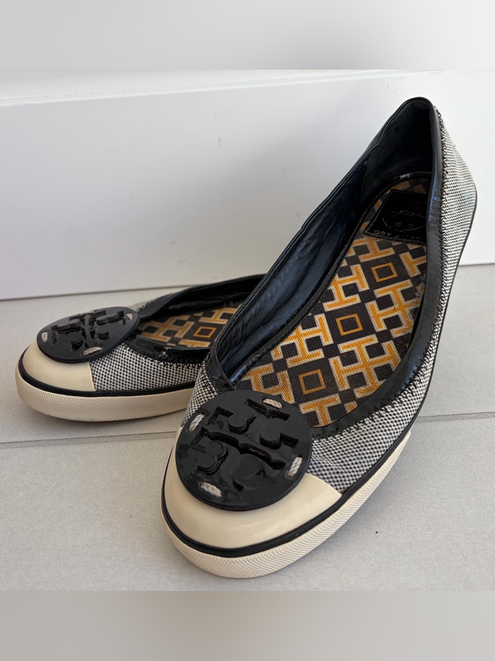 Tory Burch Black Cream Canvas Logo Cap-Toe Slip-On Flats Shoes | Size 7